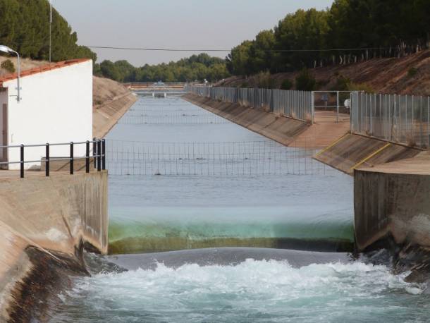 Las compuertas se han abierto hoy a las 12 de la mañana