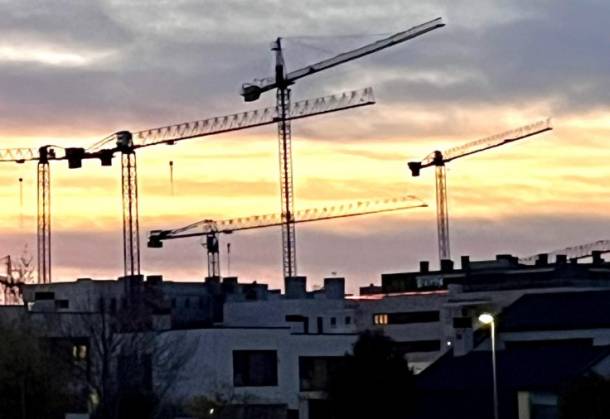 Construcción de viviendas junto a la Ronda Norte, el último suelo disponible de Guadalajara./GUDiario. vivienda-ronda-norte