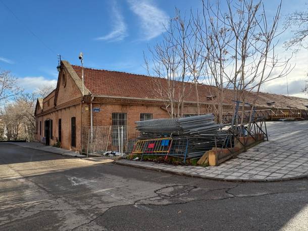 En esta nave irán las escuelas municipales/ Gu Diario fuerte enero 2026 1