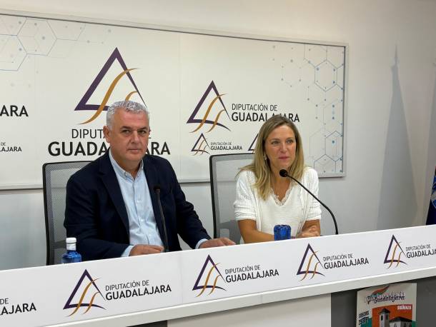 José Luis Vega, presidente de Diptución, junto a María Jesús Merino, presidenta de Adel Sierra Norte vega merino